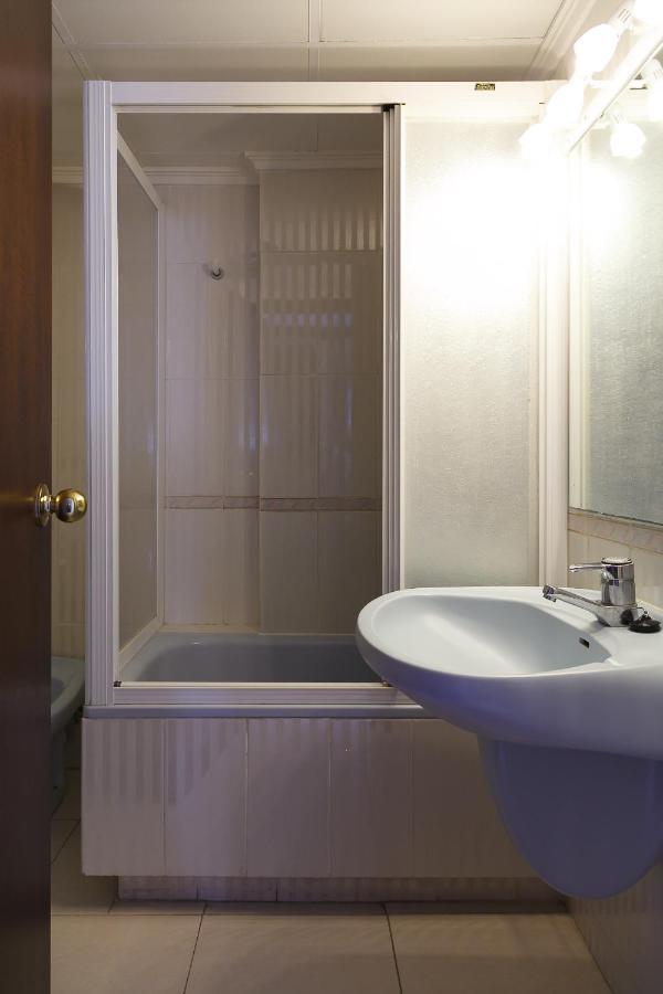 Uhc Barcino Apartments Салоу Экстерьер фото